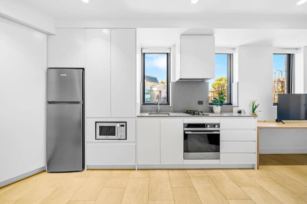 Studio For Long Term Tenants In Strathfield Cbd Sydney Luaran gambar