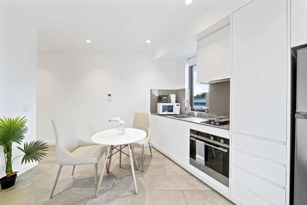Studio For Long Term Tenants In Strathfield Cbd Sydney Luaran gambar